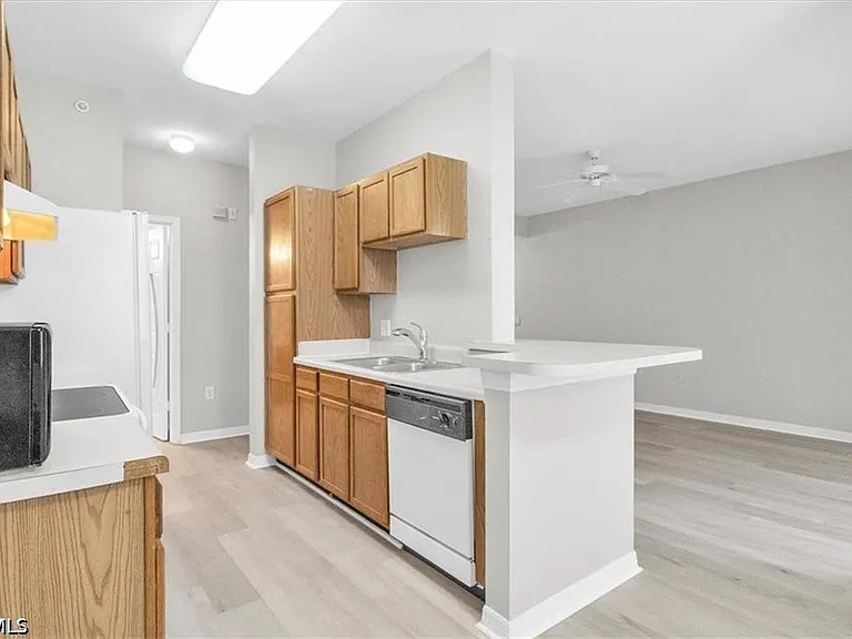 7940 Preserve Cir #916 — Photo 8