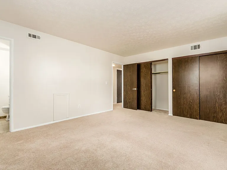 4445 Mobile Dr — Photo 7