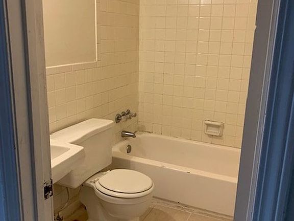 4th image of 9549 5th Bay St #8