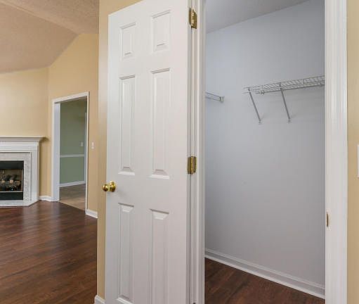 3rd image of 13 Bartles Dr
