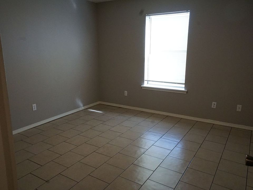 1st image of 2233 Alma Blvd APT 2