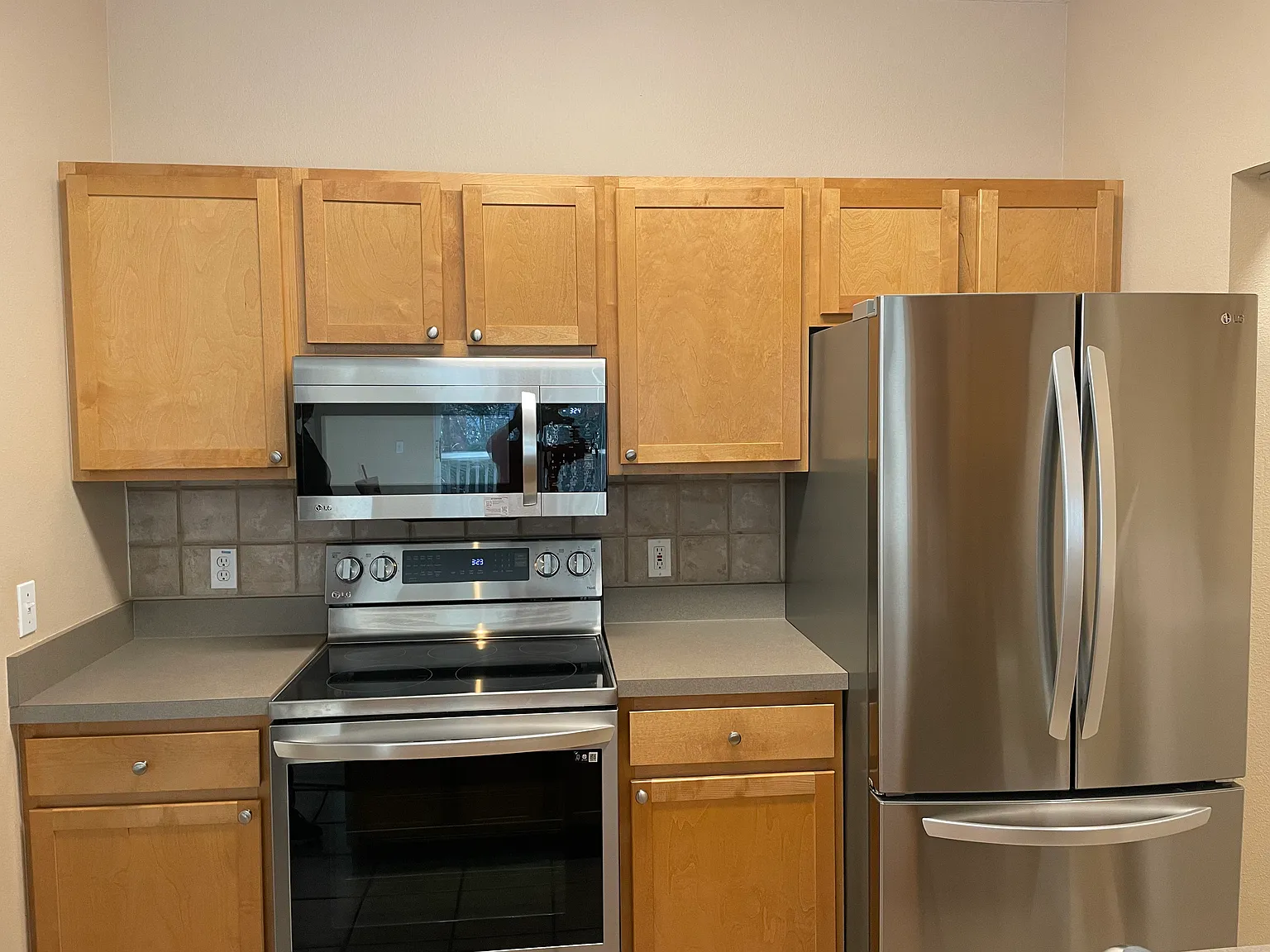 2 bed, 1116 sqft, $2,170 — Photo 3