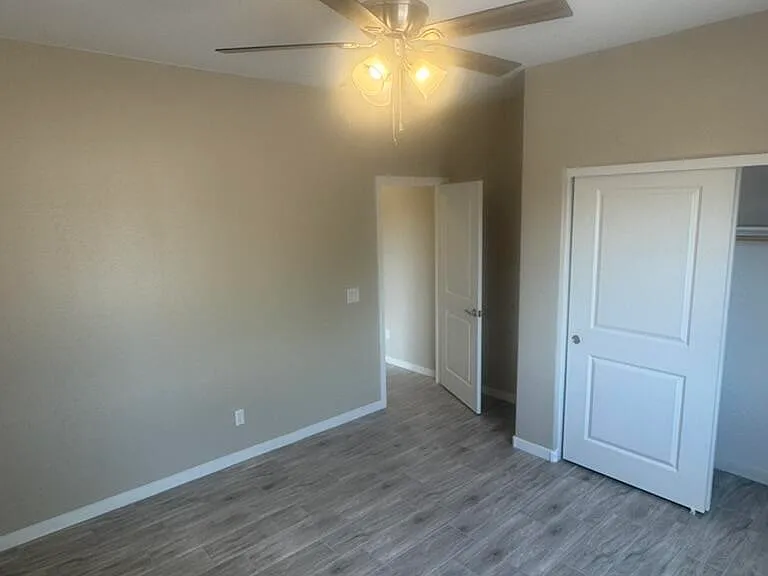 15235 S Country Club Dr — Photo 7