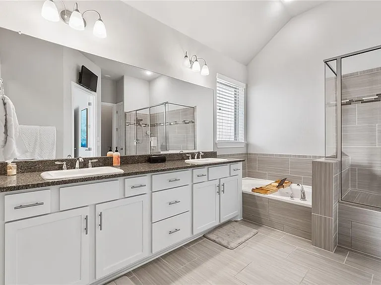 2925 Mossy Springs Dr — Photo 19