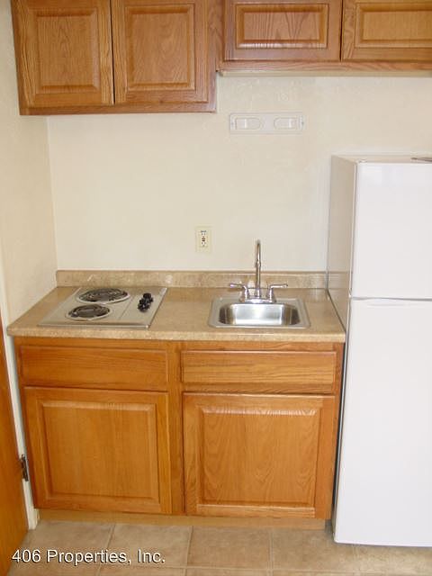 2nd image of 320 N Warren St APT 32