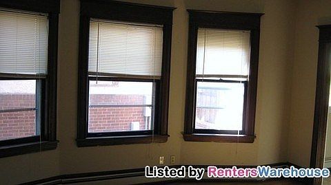 4th image of 889 Dayton Ave