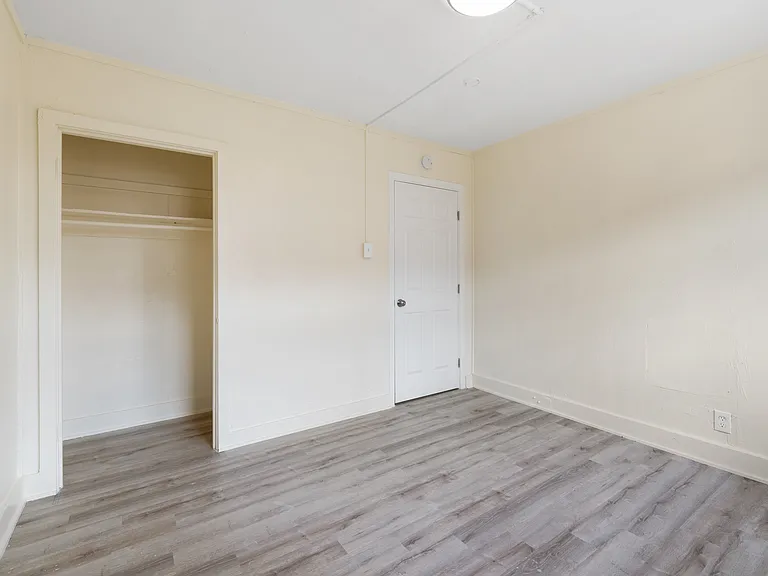 1647 E 6th St #B — Photo 13