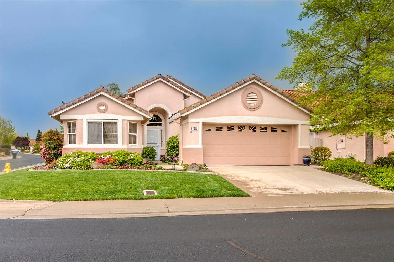 7516 John Henry Ln photo 1
