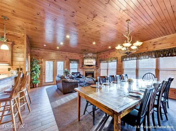 804 Great Smoky Way, Gatlinburg, TN 37738