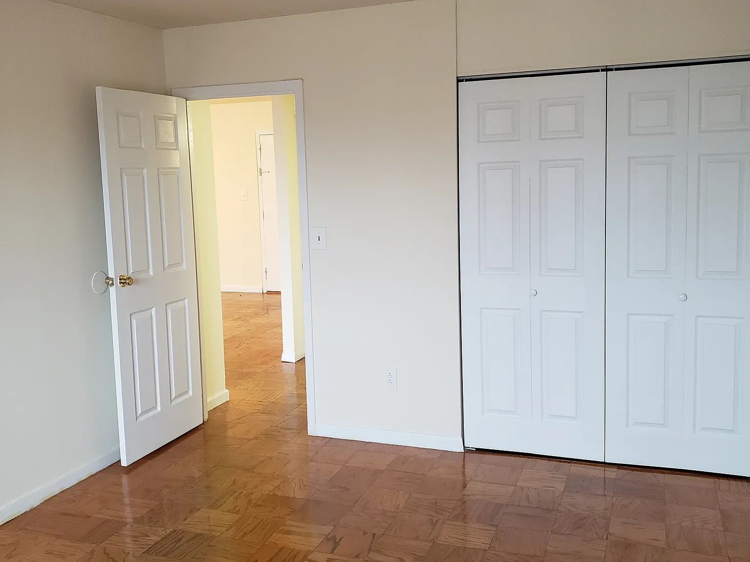 2 bed, 800 sqft, $2,400 — Photo 3