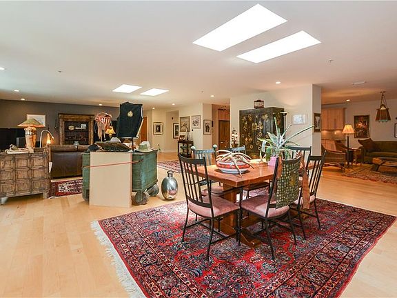 4th image of 220 W Brambleton Ave #201