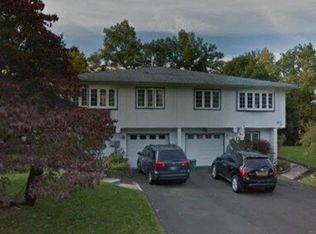 32 Phyllis Dr, Pomona, NY 10970