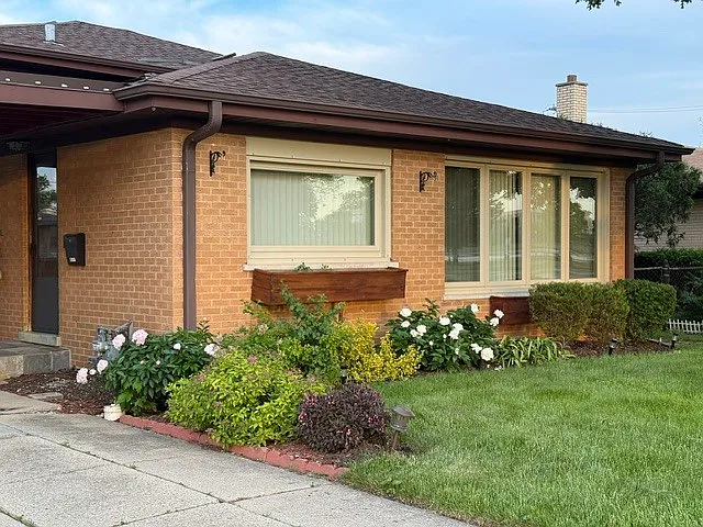 2185 Lee St — Photo 4