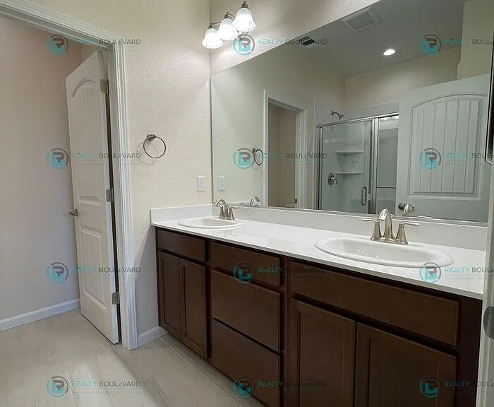 1011 Middle Gate Rd #1011 — Photo 44