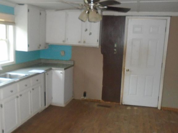 4th image of 1935 Coldwater Rd
