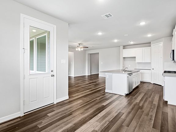 Westland Ranch - Edison Interior Image 3