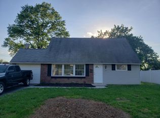 75 Crystal Rd, Levittown, PA 19057