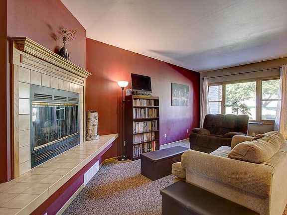 2nd image of 3608 W Rawson Ave #3608