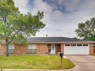 7516 Red Oak St, North Richland Hills, TX 76182