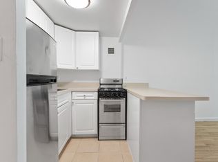 210 E 22nd St APT 3F, New York, NY 10010
