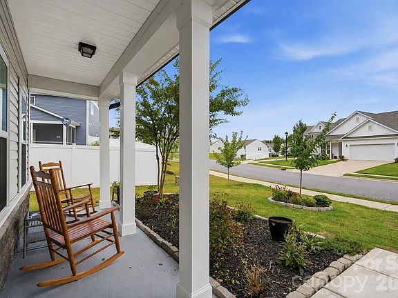 2nd image of 2667 Andes Dr