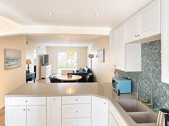 5th image of 2731 NE 14th St #421