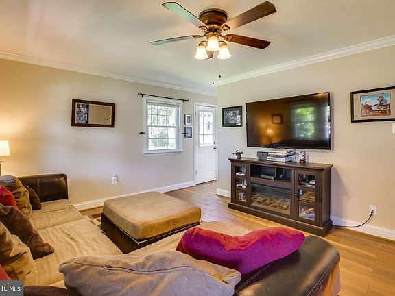 5th image of 108 Lambert Dr
