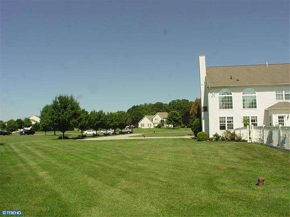 5th image of 104 Laurel Ct