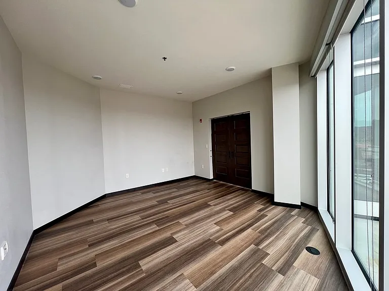 201 N Riverfront Dr — Photo 11