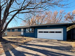 3101 Winnetka Ave N, Crystal, MN 55427