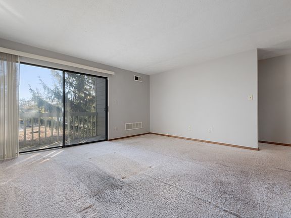 3rd image of 4321 Village Parkway Cir W APT 6