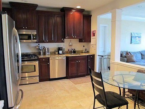 3rd image of 77 Maple Ave APT 304
