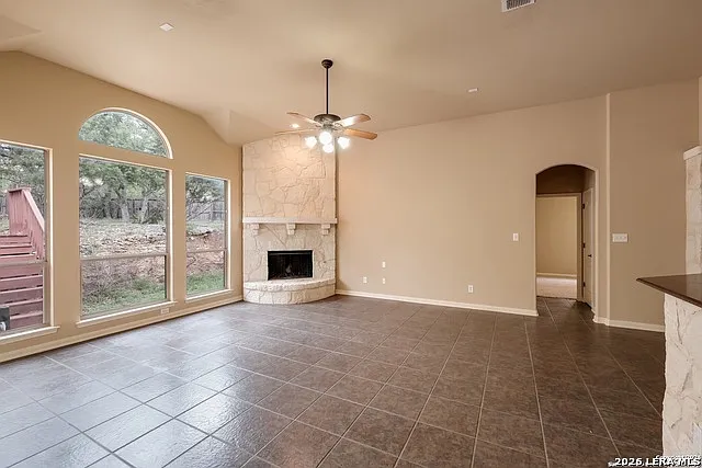 4 bed, 4.0 bath, 3516 sqft, $3,299 — Photo 2