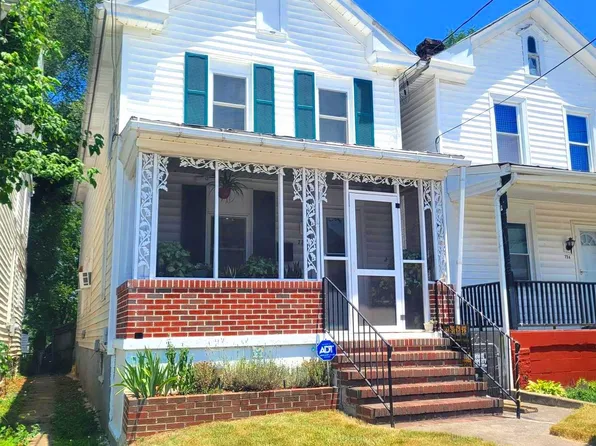 726 W King St, Martinsburg, WV 25401