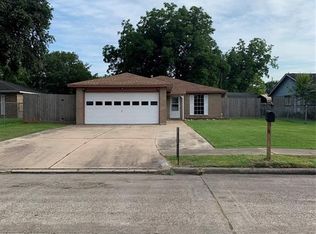 257 Austin St, Angleton, TX 77515