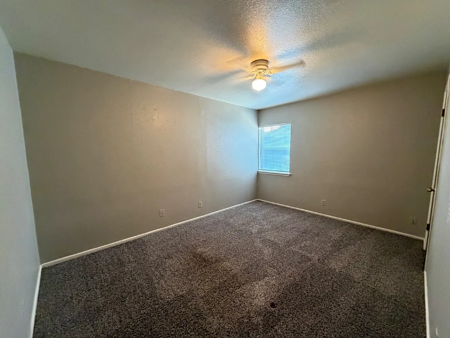 2 bed, 1.0 bath, 750 sqft, $750 — Photo 4
