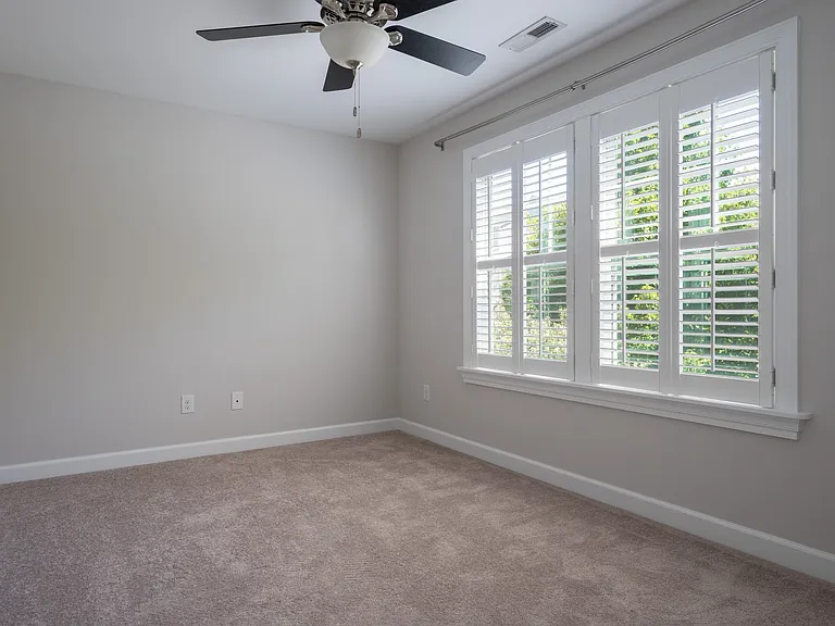 243 Huntley Ave — Photo 13