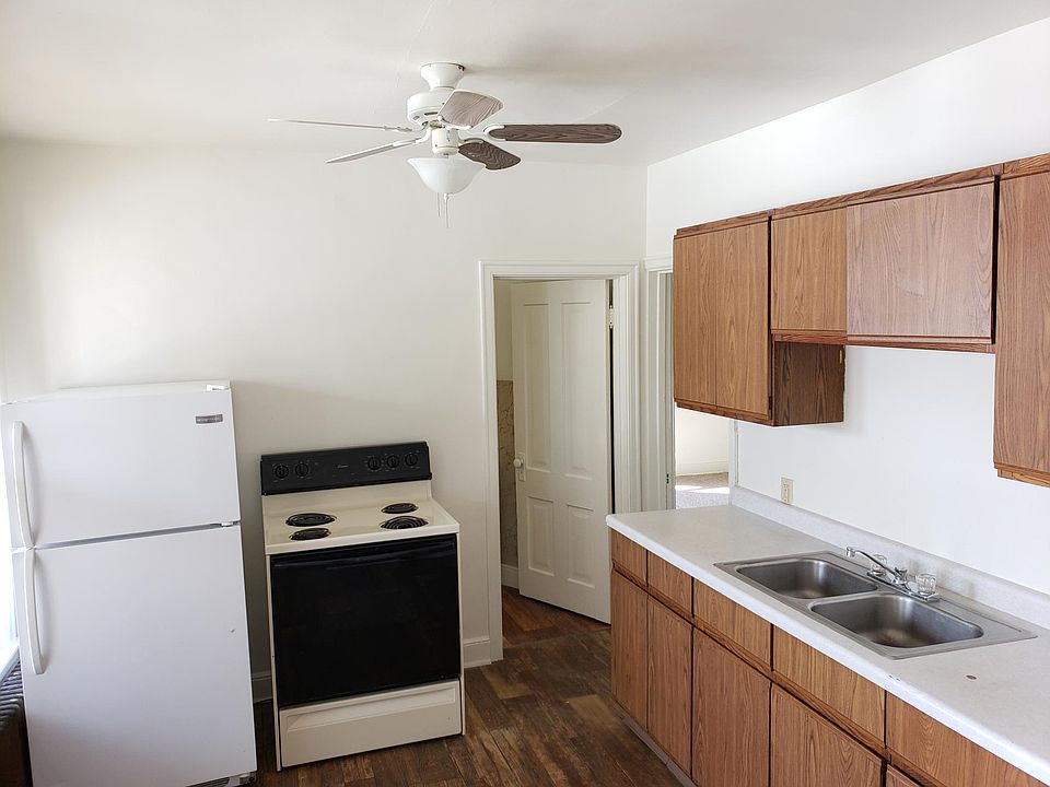 2nd image of 615 1st Ave N APT 3