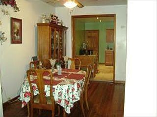 3rd image of 1124 Buttonwood St