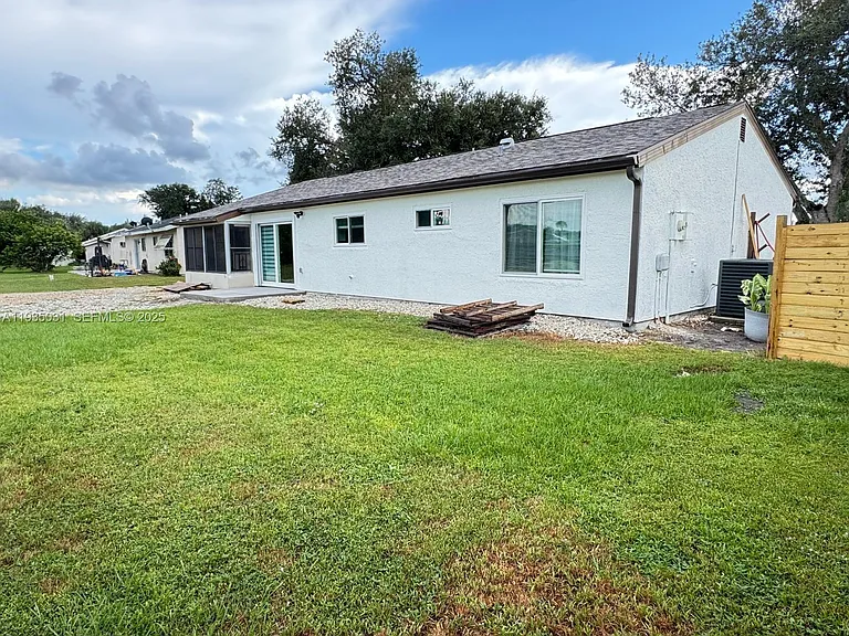 5474 Kenwood Dr — Photo 18