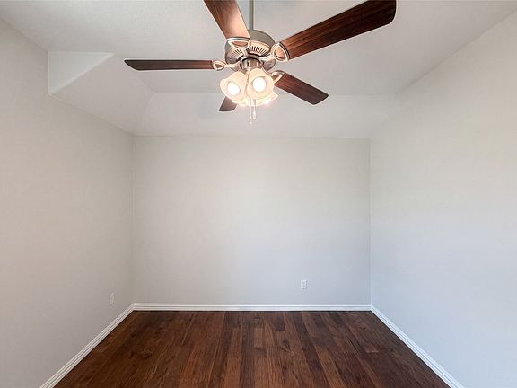 4th image of 709 Ravenwood Dr
