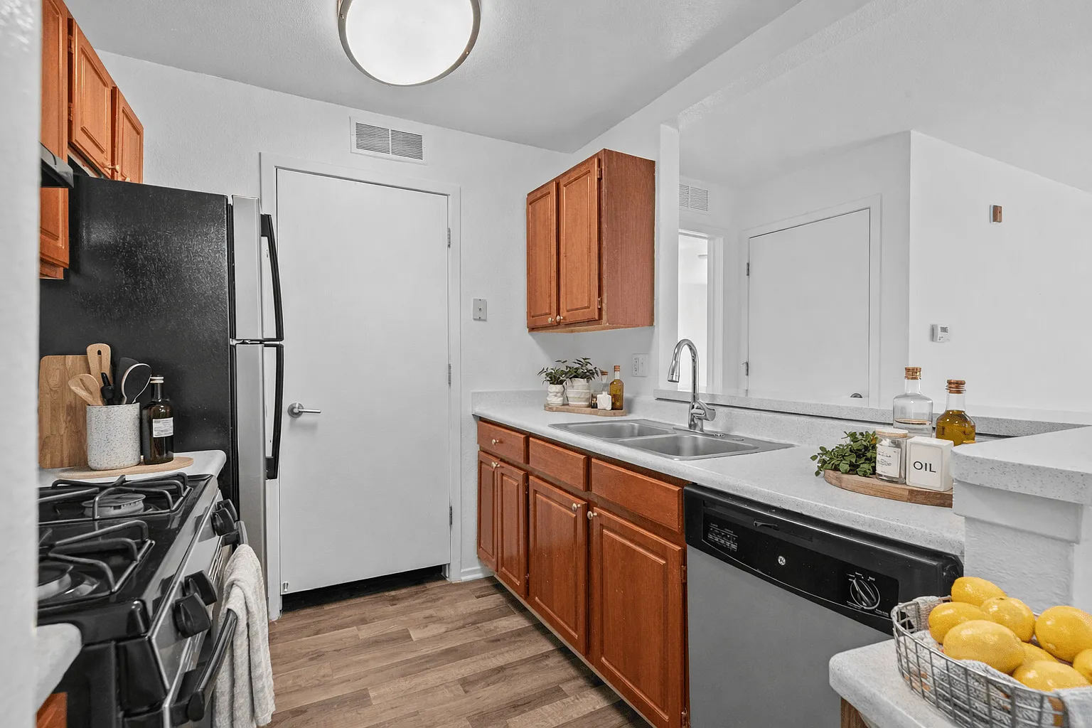 Canton Club Apartments - Canton, MI — Photo 3