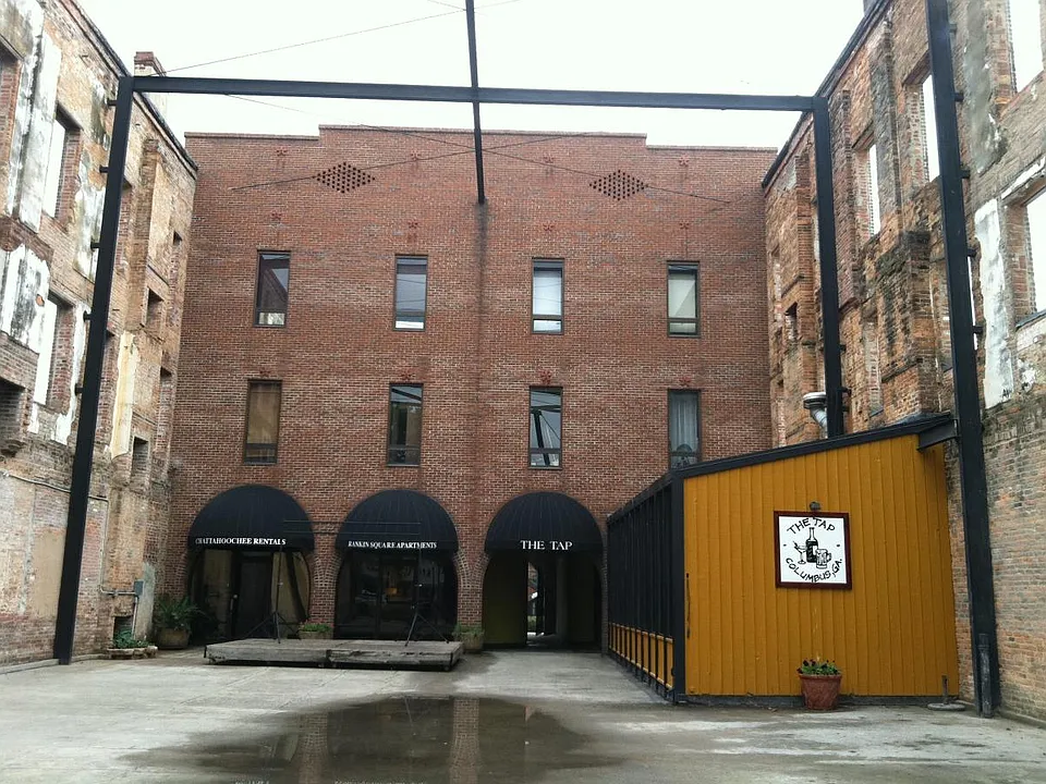 Building Photo 4