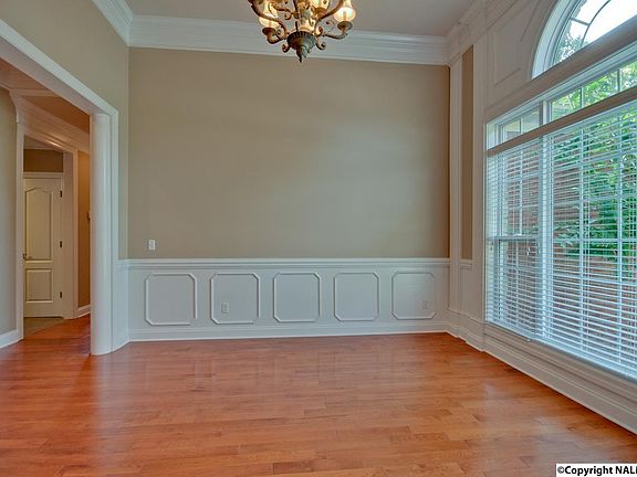 5th image of 6806 Laura Brooke Dr SE