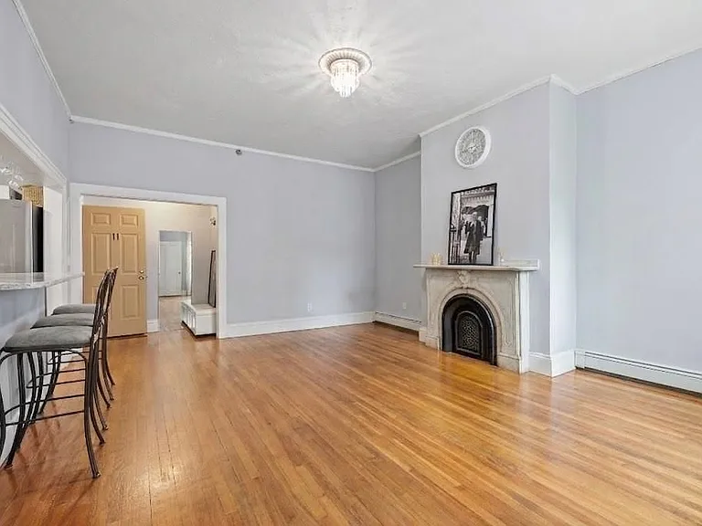 182 Bowen St #11 — Photo 4