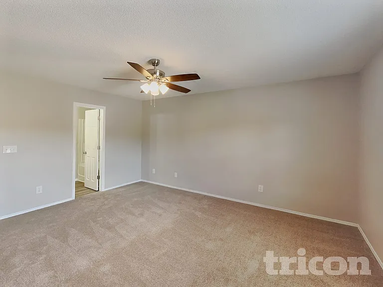 1025 Gelfield Rd — Photo 7