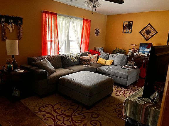 5th image of 2307 W Knollwood Pl