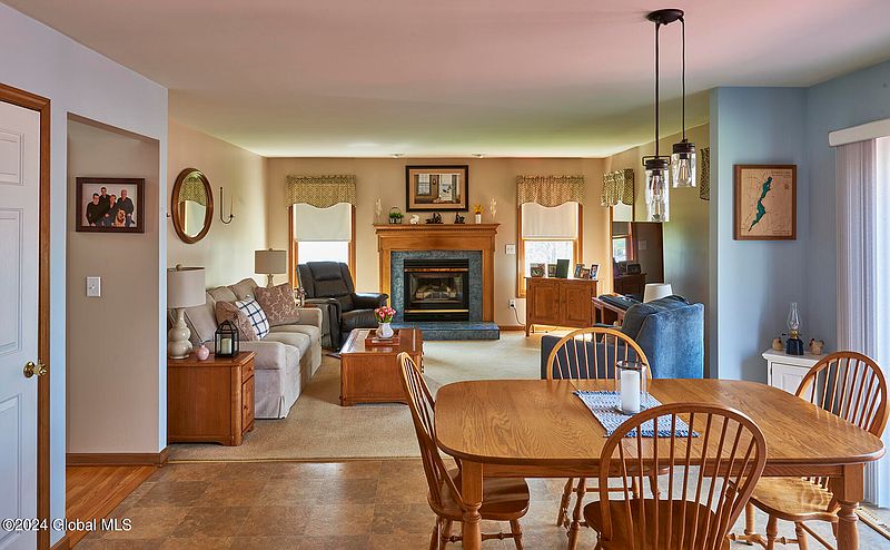 5th image of 7 Pineview Lane