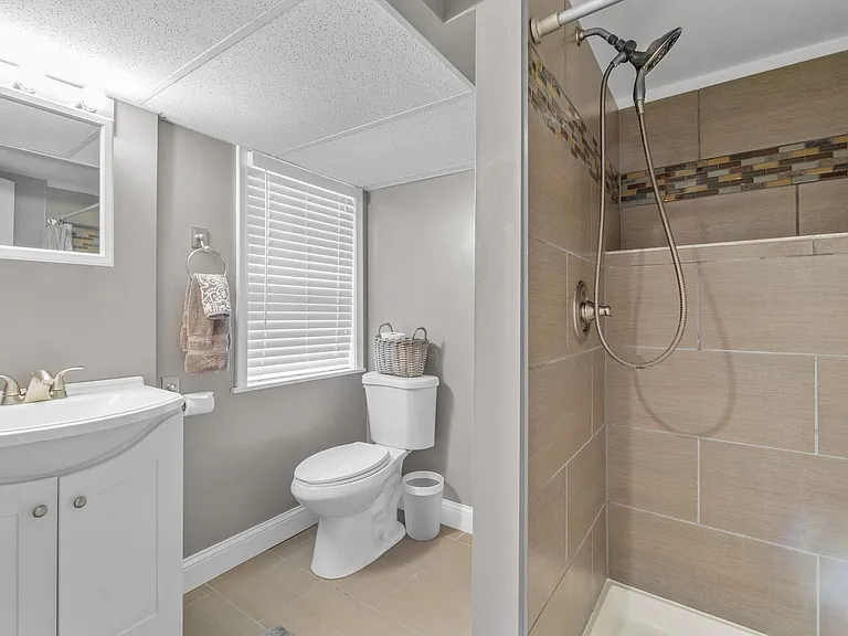 5036 Richmond Dr — Photo 22