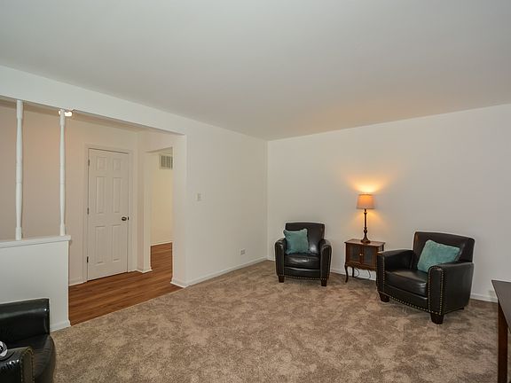 5th image of 805 Oxford St